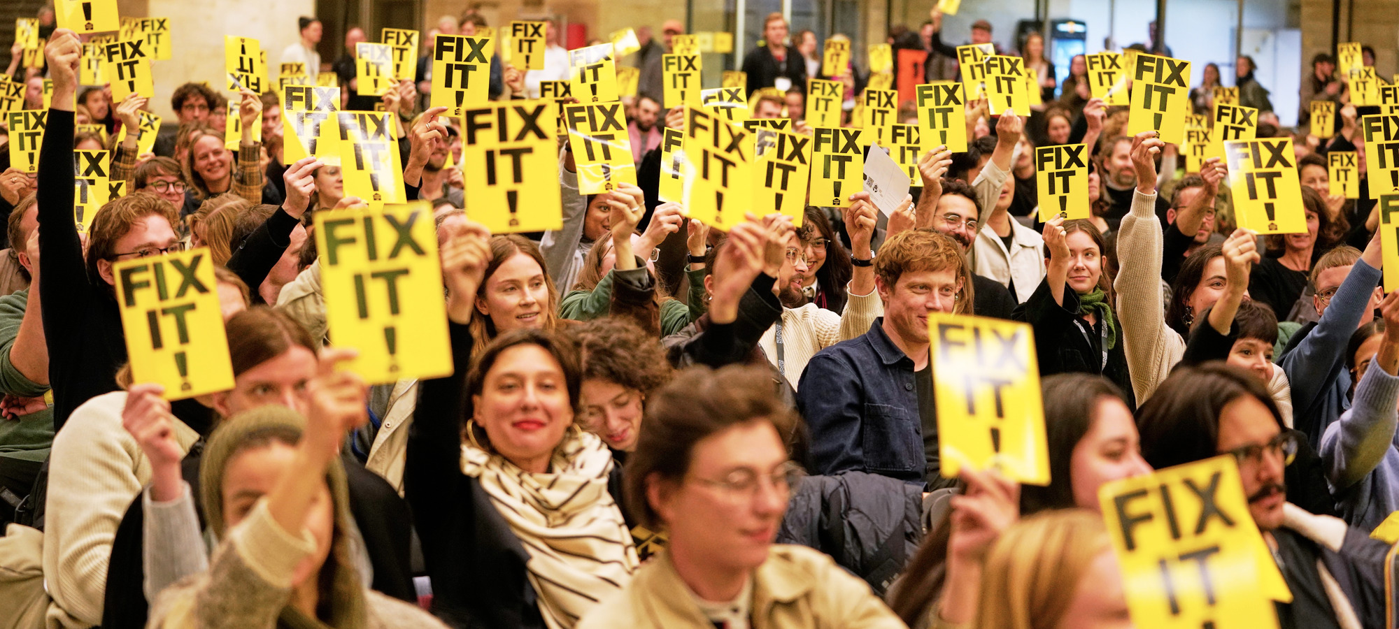houseeurope!-assembly-by-edgar-rodtmann_17-10-1463.jpg